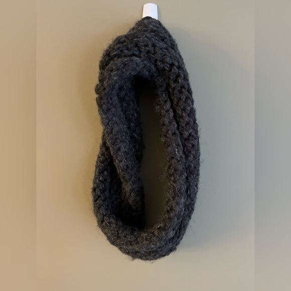 Chunky Knit Charcoal Grey Infinity Scarf - Picture 3 of 5